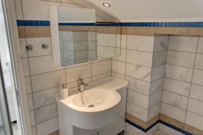 Badrum i andra sovrummet p&aring; v&aring;ning tv&aring;